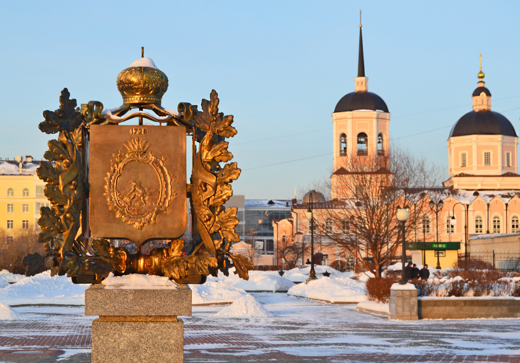 Blazon_monument_in_Tomsk.jpg