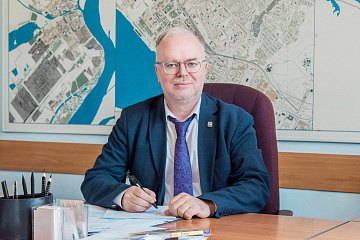 Эдвин Петров. 2026